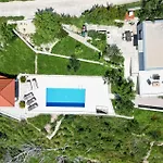 In * Žrnovnica